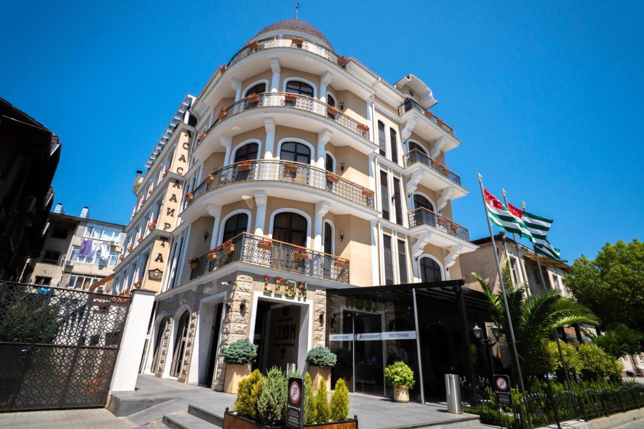 Leon Boutique Hotel Sochumi Exterior foto